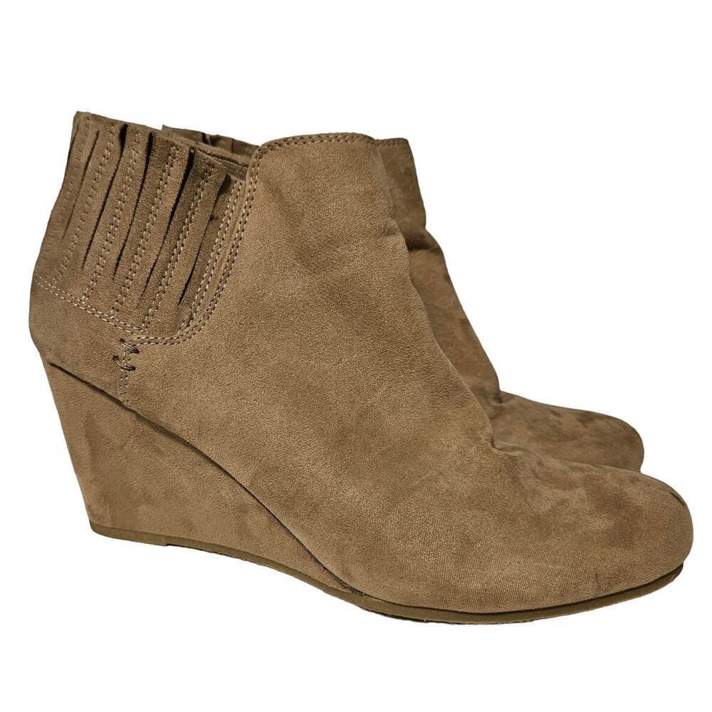 Dolce Vita for‎ Target wedge chelsea boots size 9